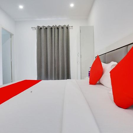 Hotel O Sky White House Ludhiana Exterior foto
