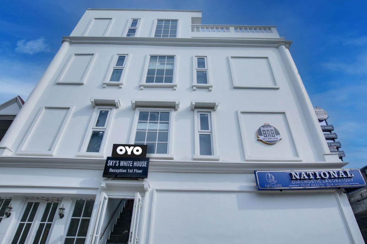 Hotel O Sky White House Ludhiana Exterior foto