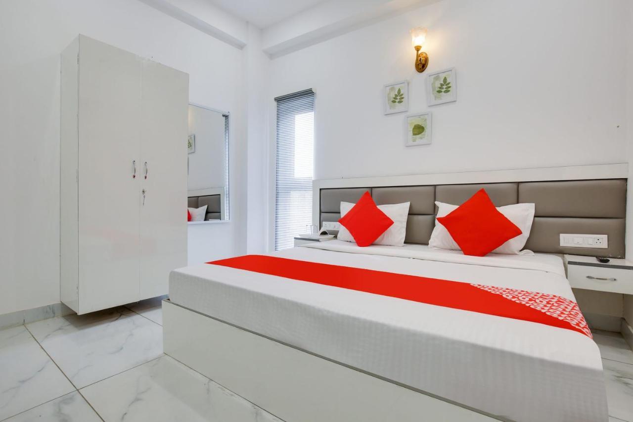 Hotel O Sky White House Ludhiana Exterior foto