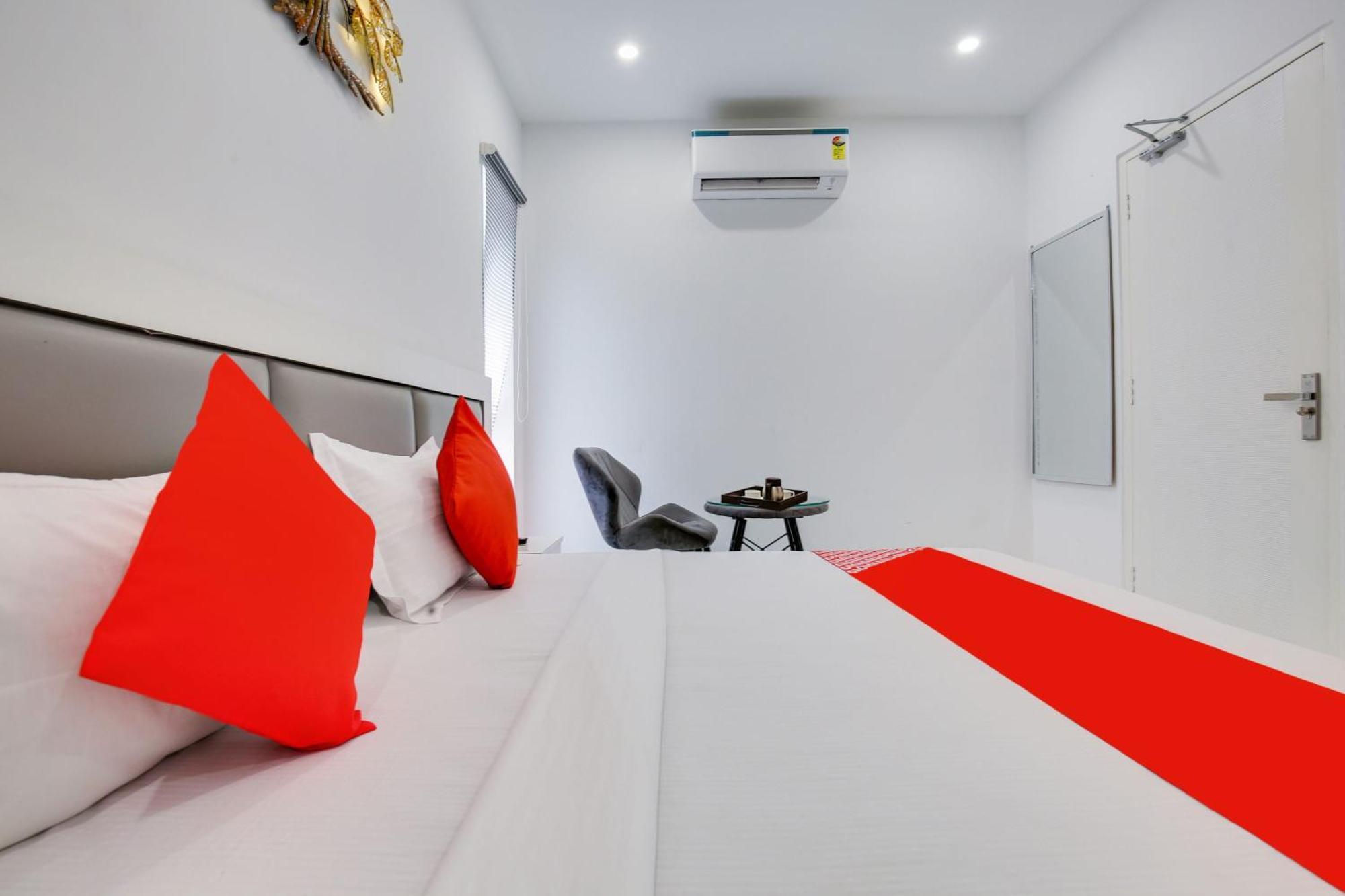 Hotel O Sky White House Ludhiana Exterior foto