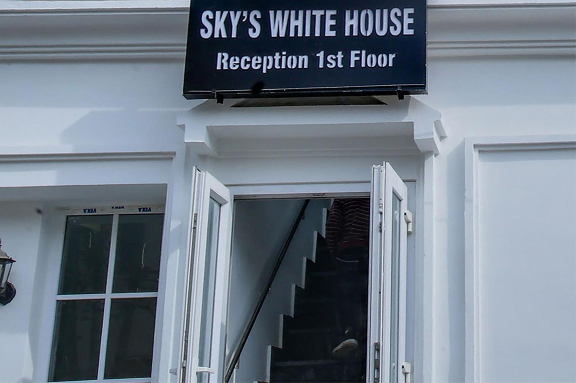 Hotel O Sky White House Ludhiana Exterior foto